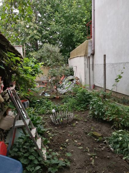 De vanzare teren intravilan, în vatra satului, cu casa veche demolabila, 903 mp
