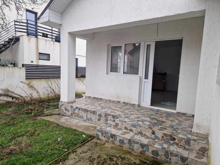 Agenție imobiliară vindem casă la sol în Năvodari