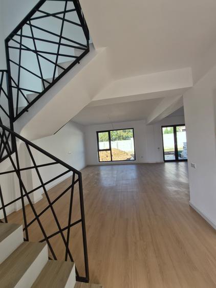 Vila Individuala 5 camere, dormitor parter LA CHEIE!