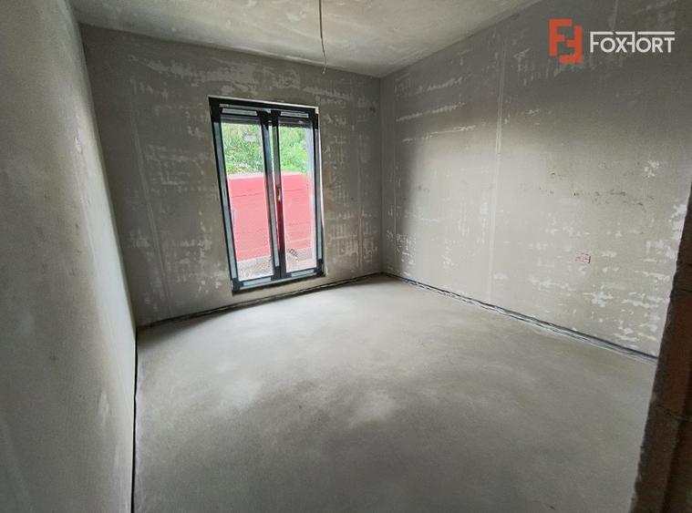 Casa individuala cu 4 camere si teren de 860 mp, zona Giroc