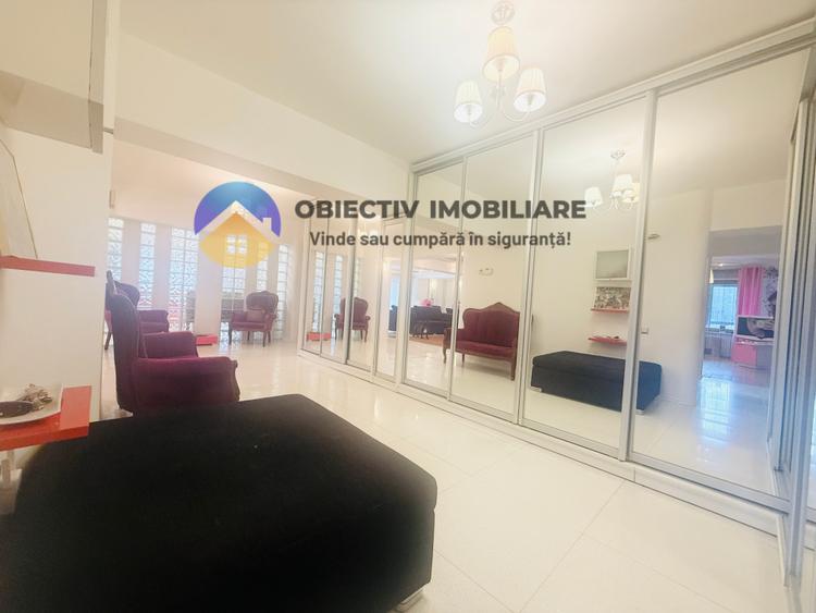 Apartament Spațios Tip Penthouse, în Inima Orașului – Gata de Mutare!