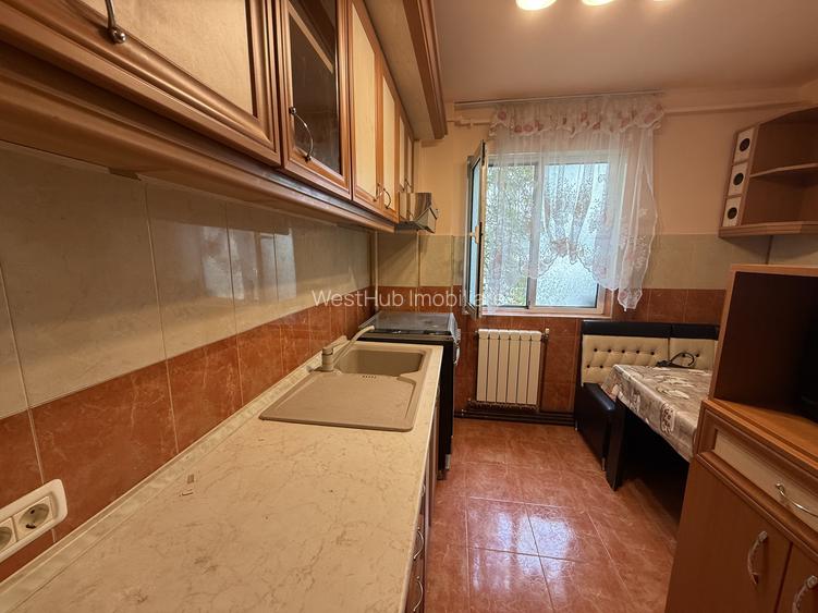 Apartament cu 3 camere, decomandat, 68 mp utili, etaj 1 - Girocului - 6