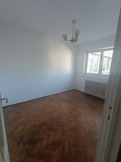 Apartament 4 camere ultracentral , etaj 3/4, Aleea Nucului