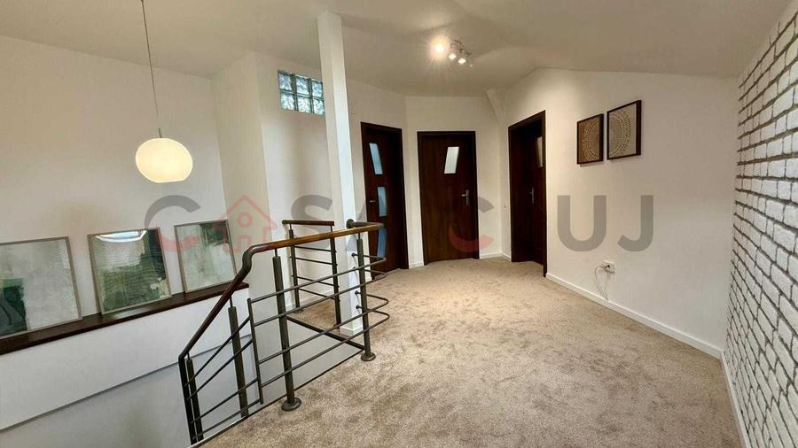 Apartament la  Curte Comuna, Terasa, Zona Centrală!!