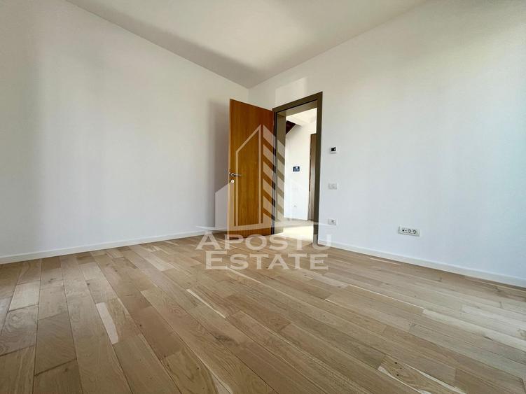Casa Eco cu 5 camere, 3 bai, in Dumbravita