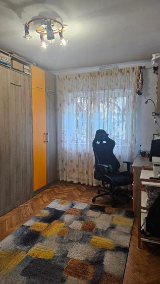 Dacia, apartament 4 camere, decomandat, mobilat si utilat, 2 bai plus balcon