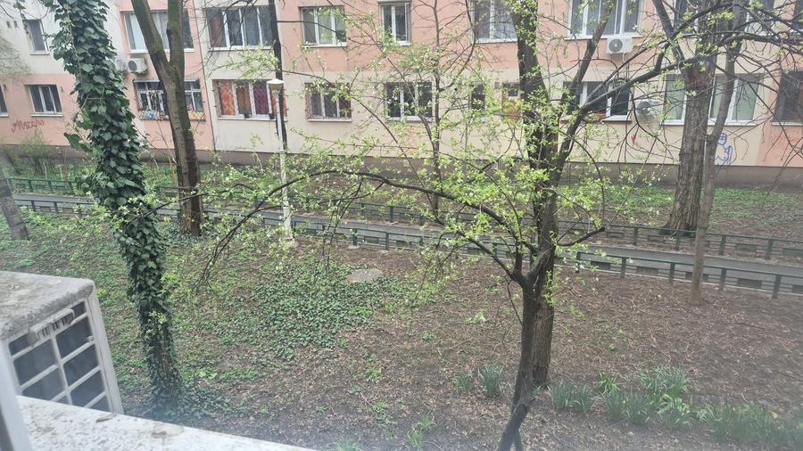 Ap 2 camere decomandat 51mp etaj 1/4  fara balcon