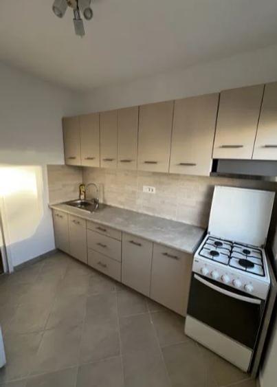 Dristor metrou,bl.reabilitat,et.7/10,DECOMANDAT,mobilat,utilat complet,AC,balcon