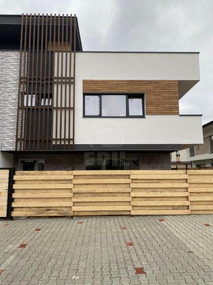 Duplex cu terasa circulara zona Sub Cetate