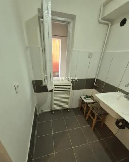 Apartament cu 1 camera decomandat, etajul 3/8,  zona Cug - 3