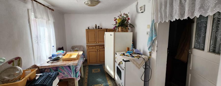 Casa demolabila, cartier Florilor, teren 464 mp, asfalt, utilitati.