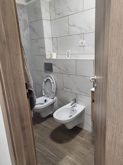 De inchiriat apartament zona Mall Coresi. Prina inchiriere. Apartament nou.