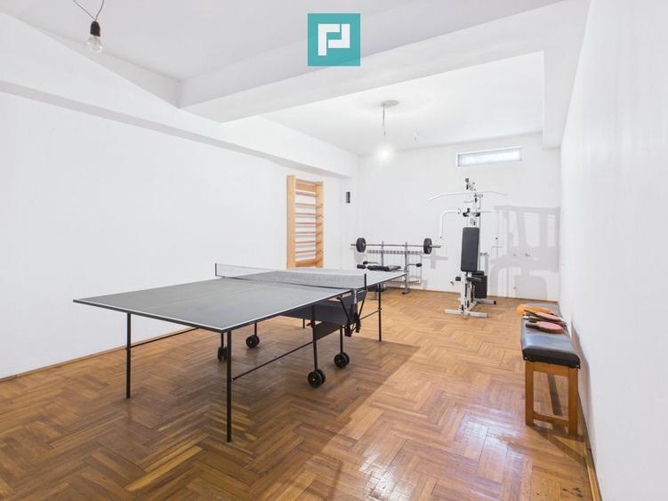 Vila 13 camere, Sanmartin