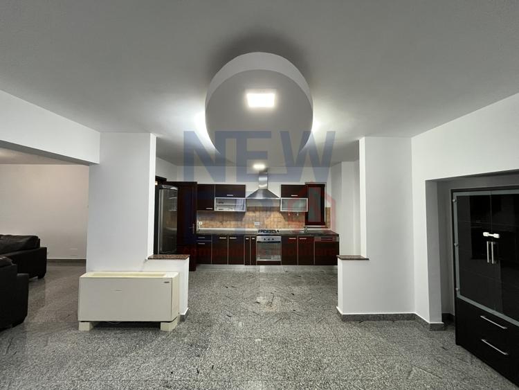 Apartament cu 5 camere de inchiriat - zona Aviatorilor