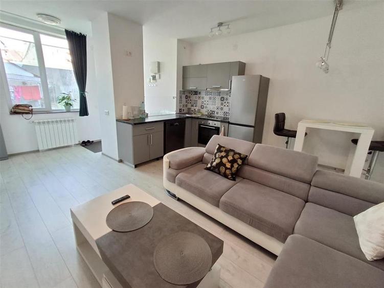 Apartament 2 camere la casa zona Centrala