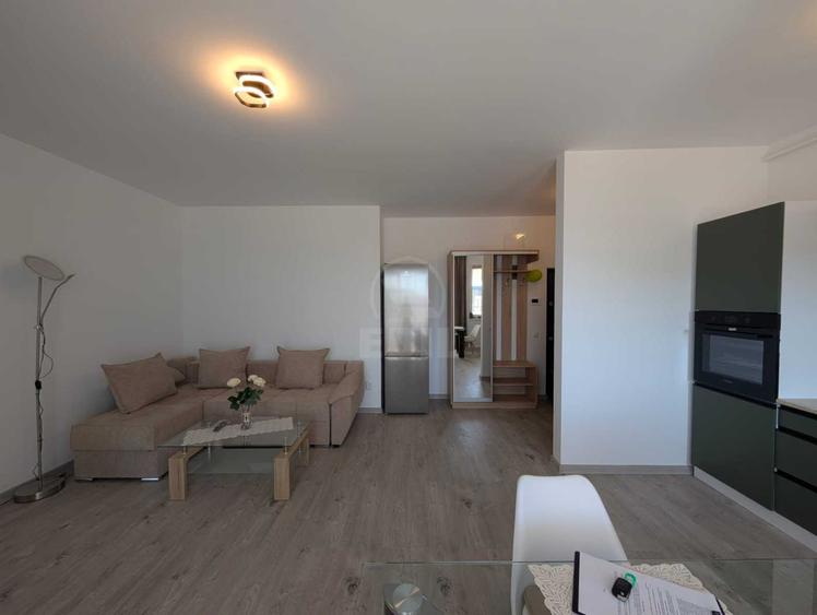 De inchiriat 2 camere,semidecomandat, 50 mp , CETATII