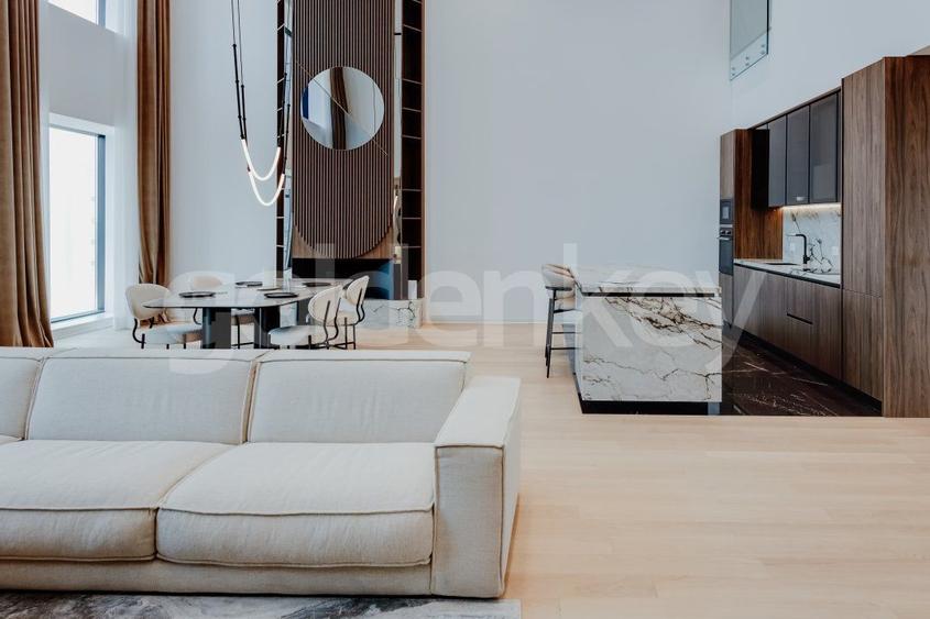 Apartament duplex cu 5 camere | 5 bai | 3 garaje | vedere panoramica