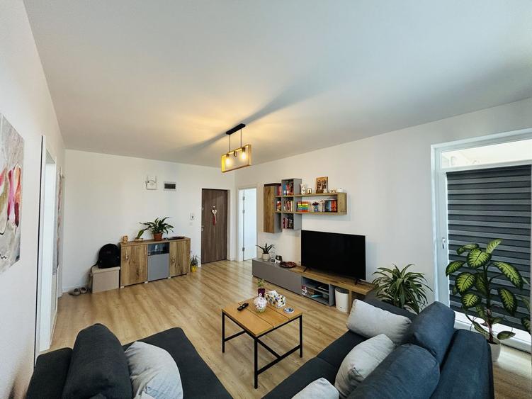 Apartament de vanzare, bloc nou, cu lift, bucatarie separata, dressing