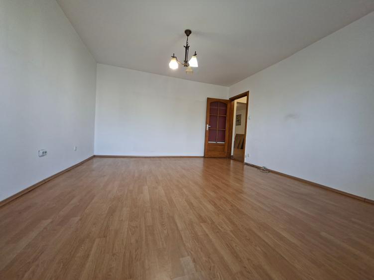 Apartament  cu garaj sub bloc+ boxa