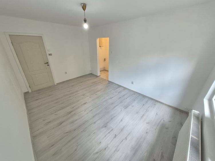 2 Cam--Sagului-5 Min de Centru--Parter-Renovat-Centrala-- 42MP-78.500 Euro !Neg