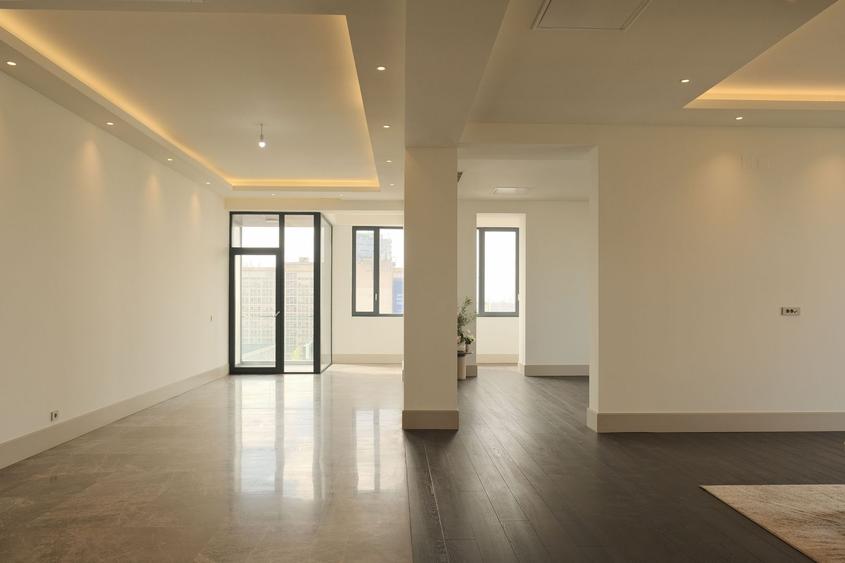 Penthouse Exclusivist cu Terase Generoase și Finisaje Premium în Inima Capitalei