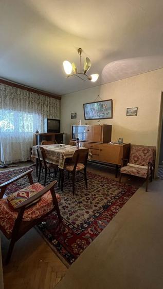 De vanzare apartament cu 3 camere semi. in Galati, Centru, etaj 4