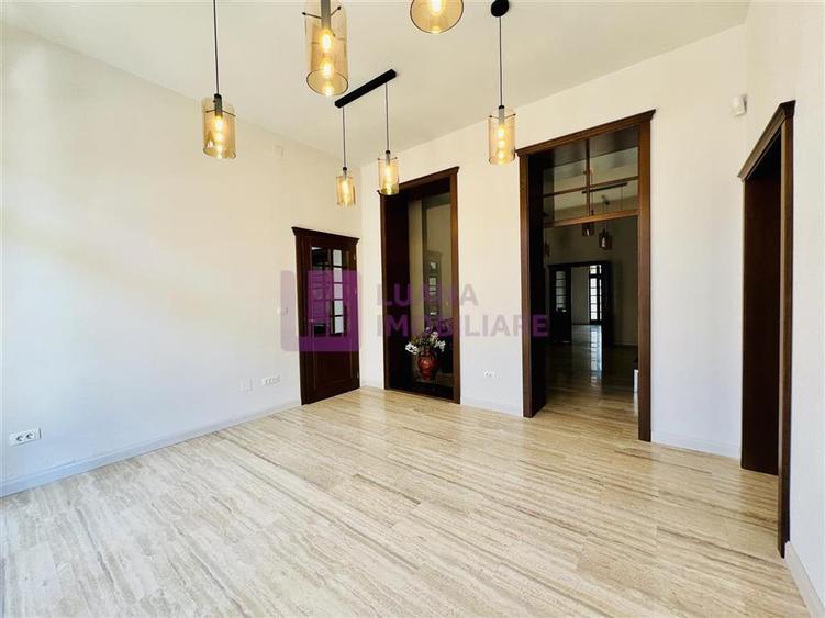 Spatiu de birouri | zona centrala, Noica | 150 mp | Office building | parcare