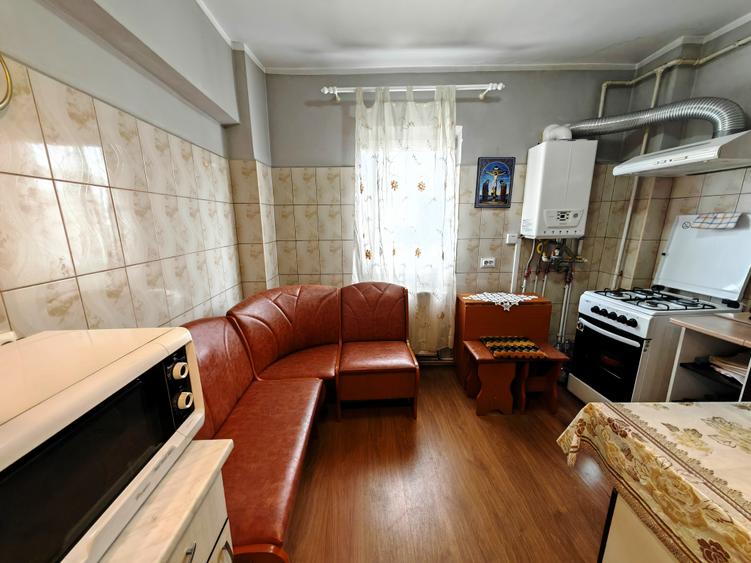2 camere, la cheie, Republicii