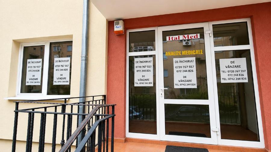 Vând spațiu comercial în Cugir, jud Alba