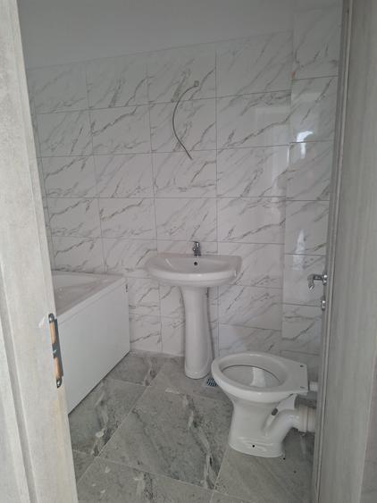 VANZARE 3 CAMERE