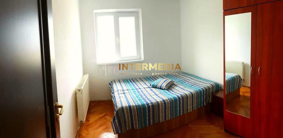 Inchiriez apartament CETATE - 3 camere plus living cu bucatarie