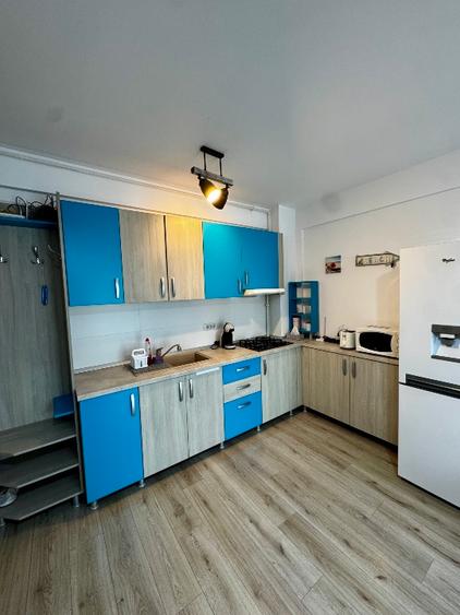 Inchiriez pe termen lung apartament 2 camere zona Alezzi la 100 m de plaja