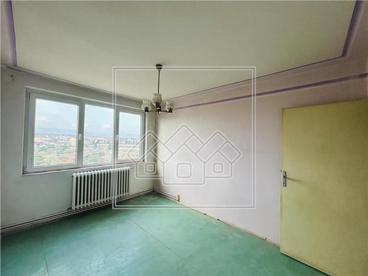 Apartament cu 2 camere, balcon si pivnita - etaj 7/10 - N. Iorga