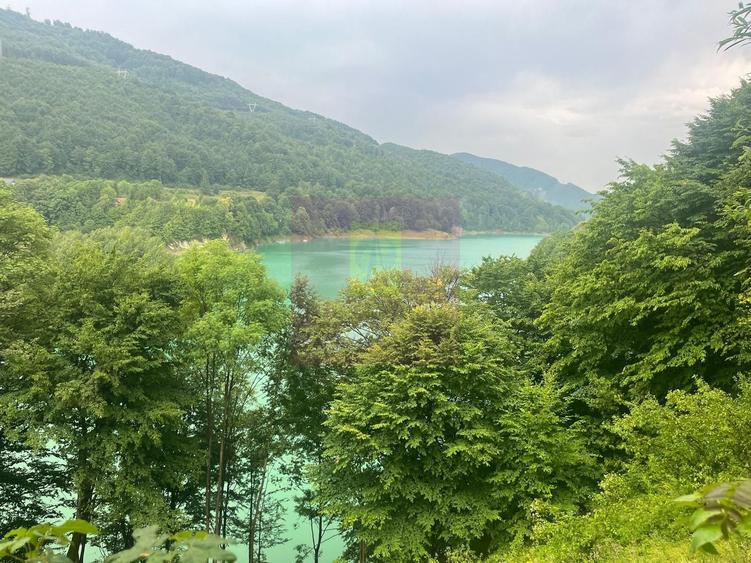 Teren cu deschidere la lac – Valea Doftanei, Prahova