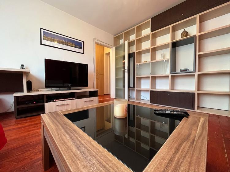 Apartament cu 2 camere semidecomandat langa Piata 700