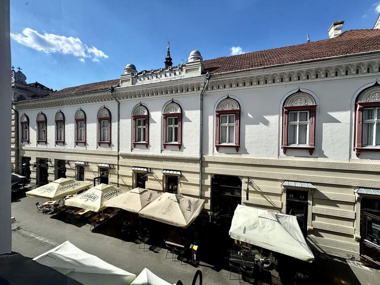 Spațiu birouri - renovat integral, etaj 1, in Piața Unirii