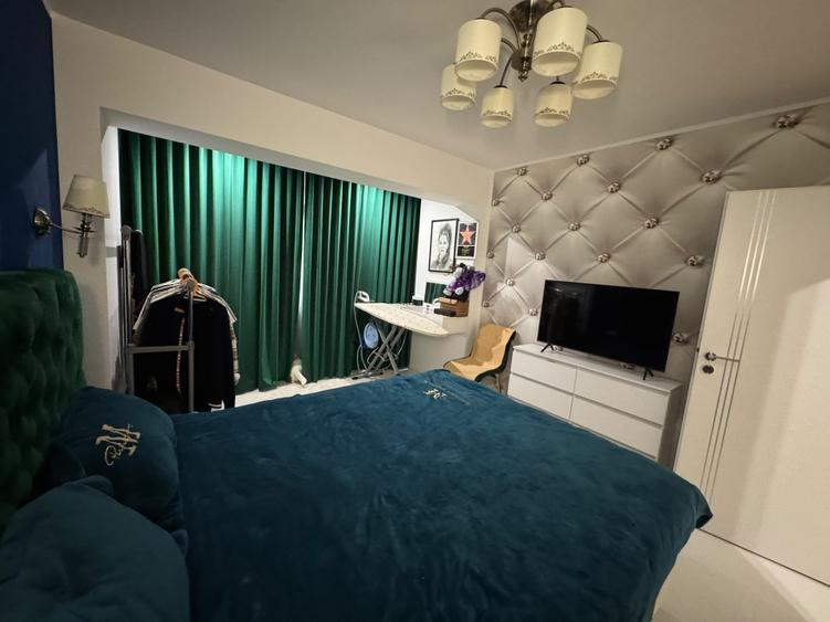 Vând Apartament 4 camere
