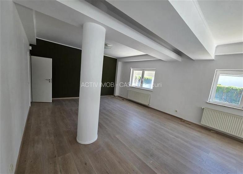 Vila cu piscina - Pipera - 5 camere - 3 bai - 218mp - 900mp teren