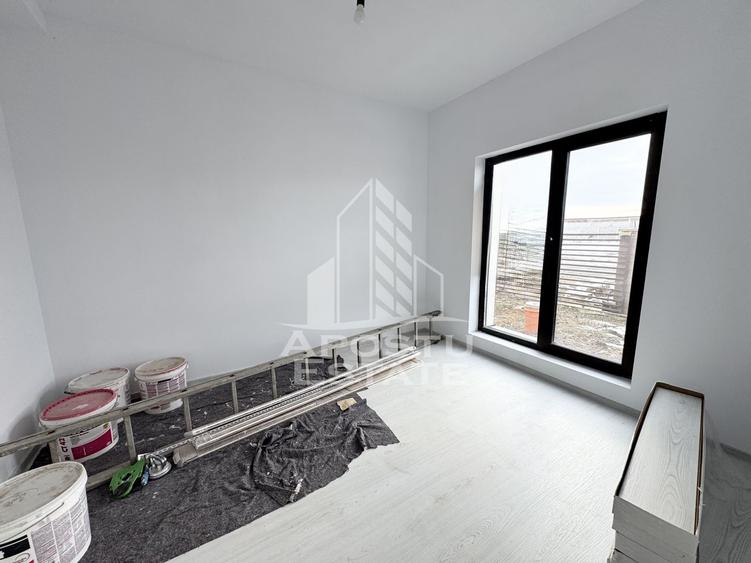 Duplex cu 5 camere si 3 bai, complet finalizat, disponibil imediat.