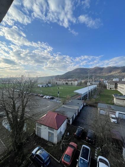 Apartament de 3 camere, 75 mp, zona Vivo