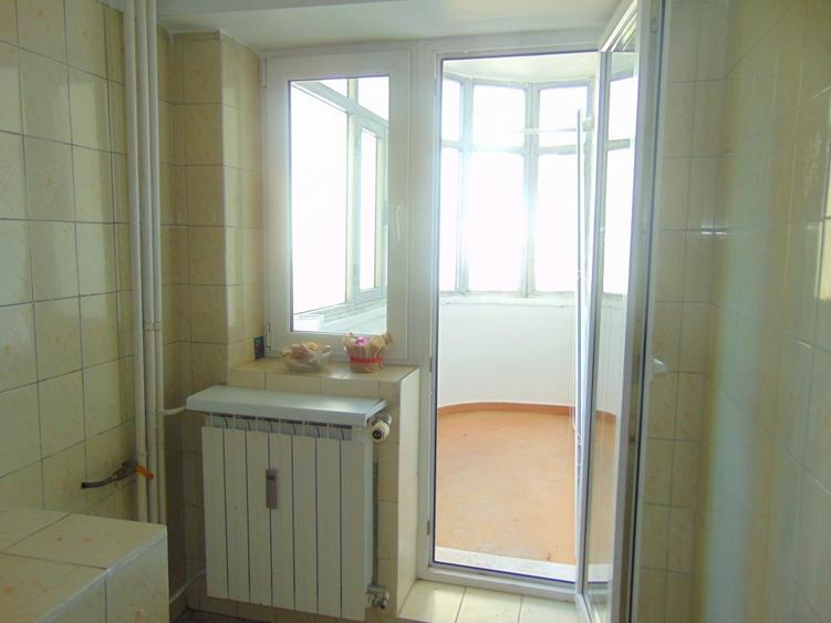Unirii - Naturalia - Alba Iulia, apartament 2 camere, stradal, nemobilat, et 2/8
