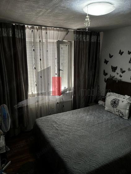 Vând apartament cu 3 camere și 2 băi în zona Militari