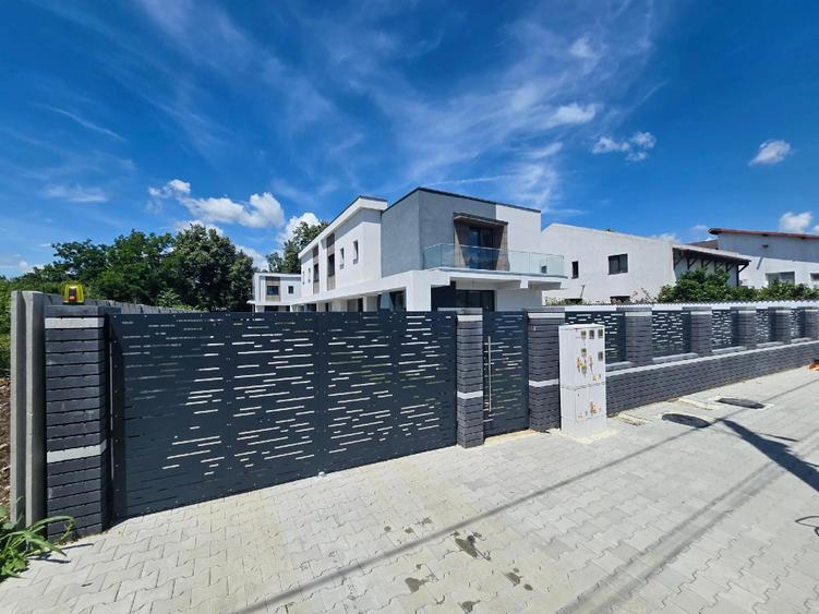 Vilă individuală în Corbeanca, toate utilitățile, curte proprie și parcare