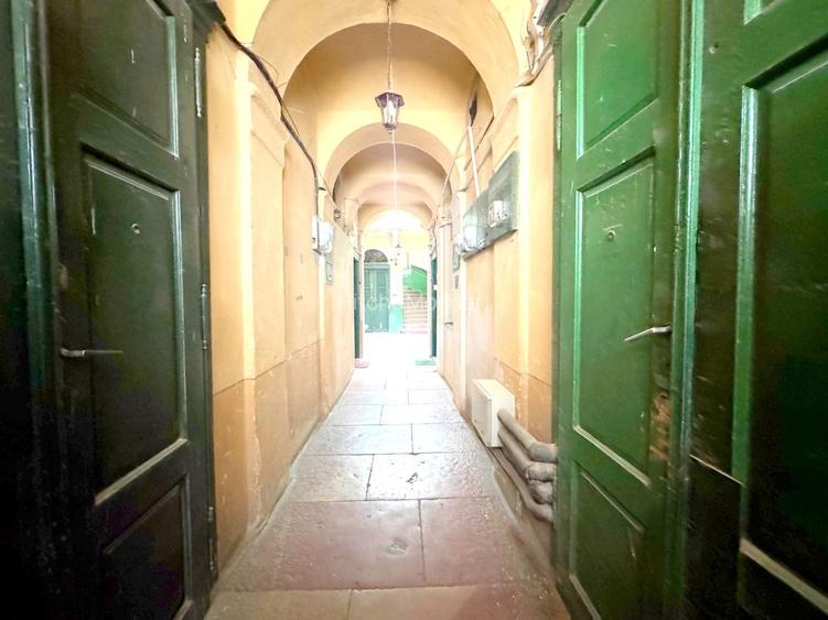 Apartament 3 camere în clădire istorica — Piata Libertatii-comision 0 - 10