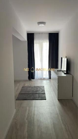 Garsoniera de inchiriat | Centrala | Metrou | Curte