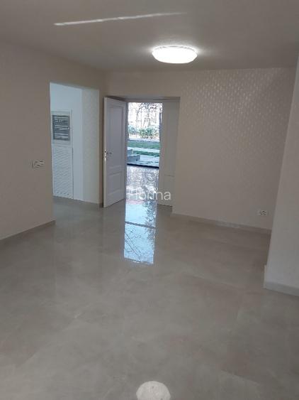 SPATIU STRADAL  DIRECT DE LA PROPRIETAR - 5