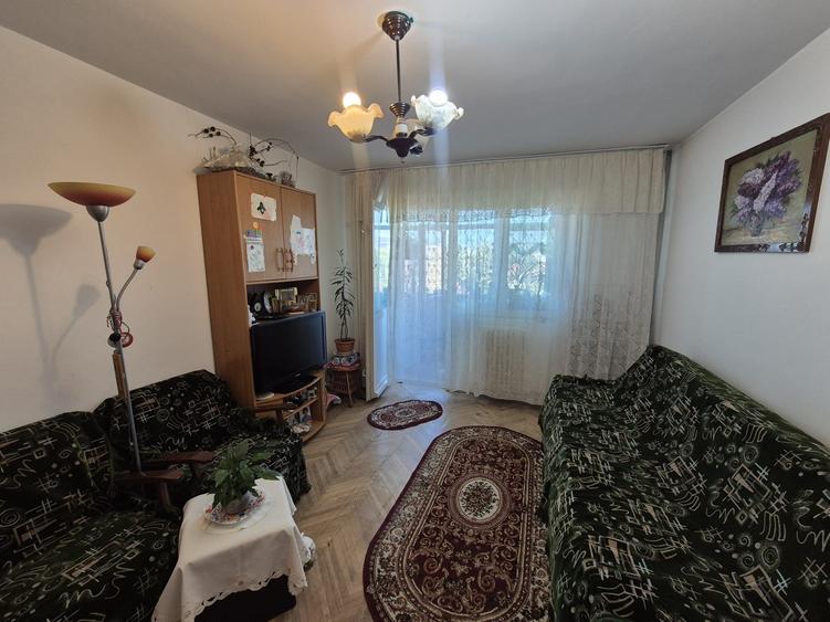 Apartament 2 camere decomandat  etaj intermediar Bld  N. Iorga