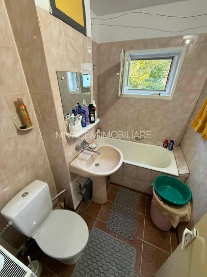 Apartament 4 camere Rovine-Posta , Etaj 1 - 10