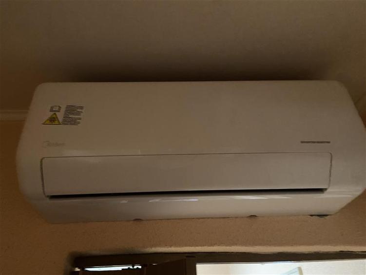 Apartament 3 camere Focsani ,zona centrala , 2 bai , decomandat , liber