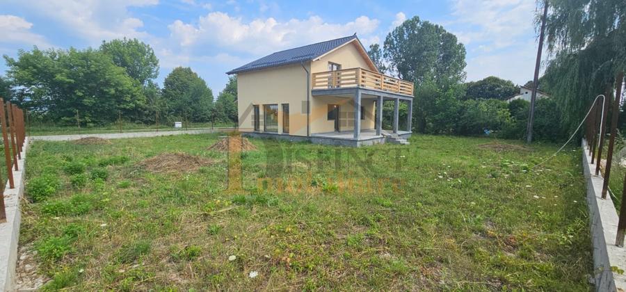 Casa noua de vanzare, cu 625 mp teren, Halchiu la 3 min de centru.